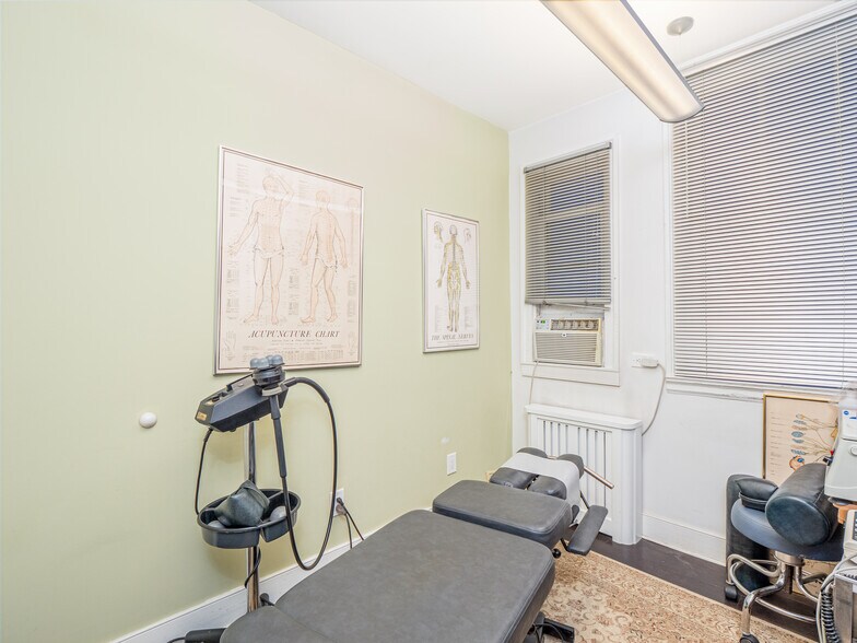 More Photos Of 580 Park Ave, New York Apartments For Sale