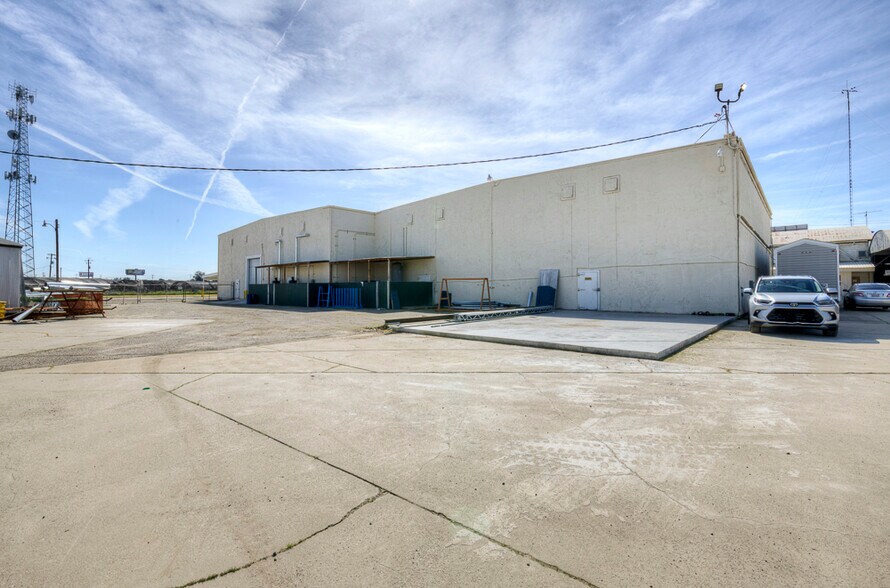 More Photos Of 39400 Clarkson Dr, Kingsburg Warehouse For Sale
