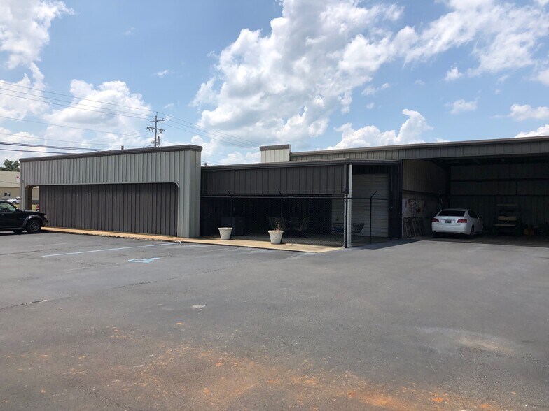More Photos Of 2821 Avalon Ave, Muscle Shoals Warehouse For Lease