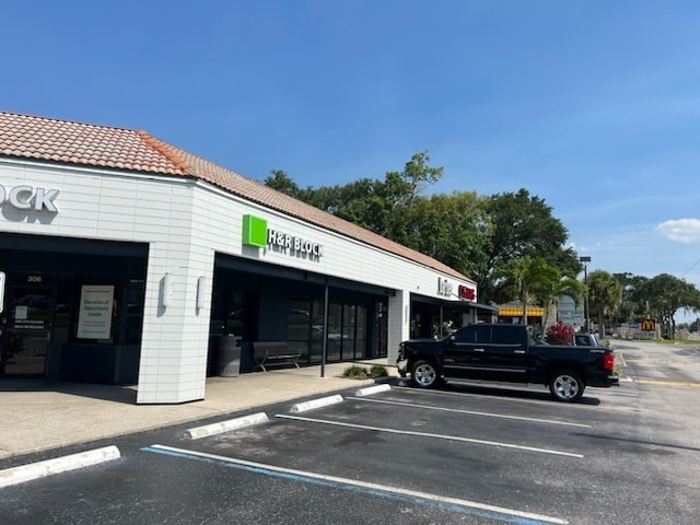 More Photos Of 2454 N McMullen Booth Rd, Clearwater Unknown For Lease