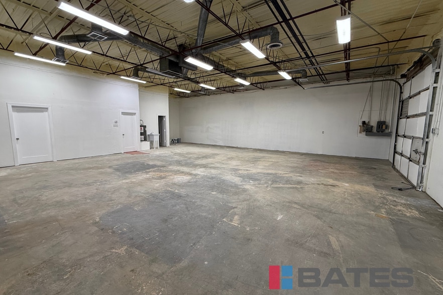 More Photos Of 2815 National Dr, Garland Distribution For Lease