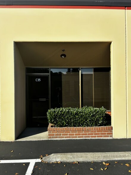 More Photos Of 309 S Cloverdale St, Seattle Warehouse For Lease