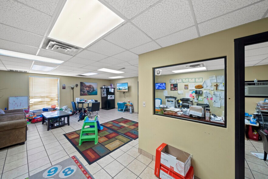 More Photos Of 2007-2015 E 11th St, Tulsa Auto Dealership For Sale