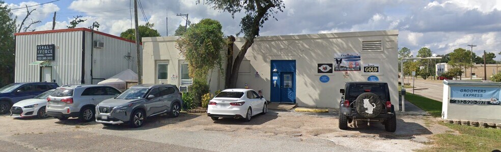 More Photos Of 4306 St. Goar, Dickinson General Retail For Sale