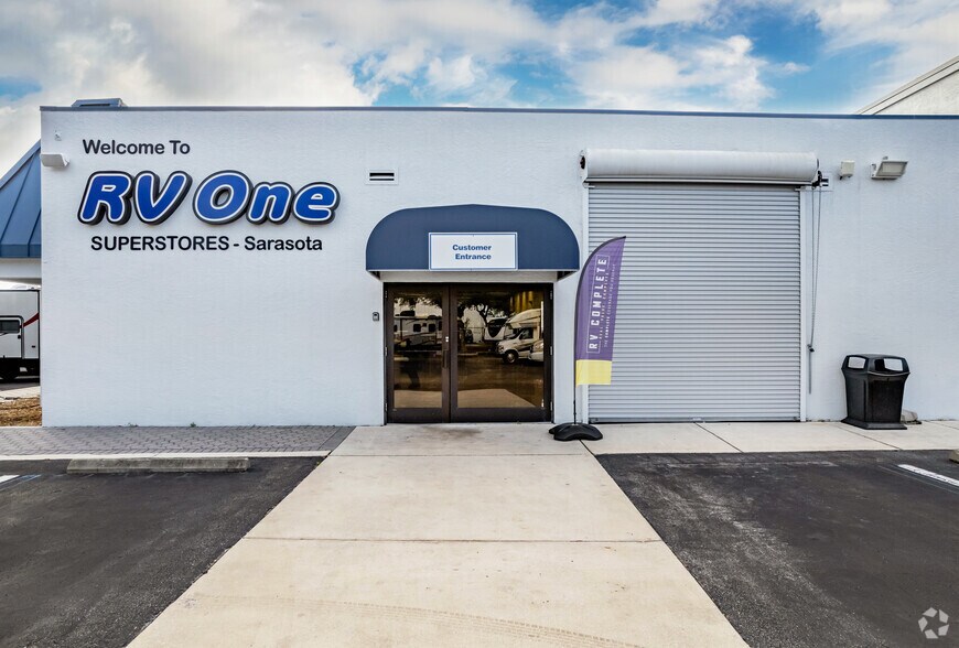 More Photos Of 6914 S Tamiami Trl, Sarasota Auto Dealership For Sale