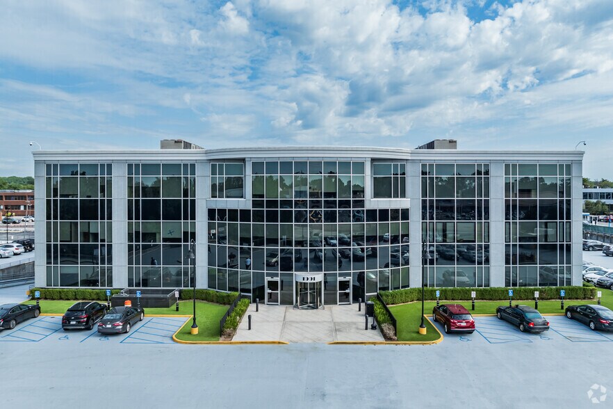 More Photos Of 1991 Marcus Ave, New Hyde Park Medical For Lease