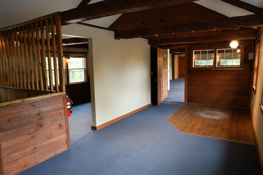 More Photos Of 807 NH-3A, Bow Light Manufacturing For Sale