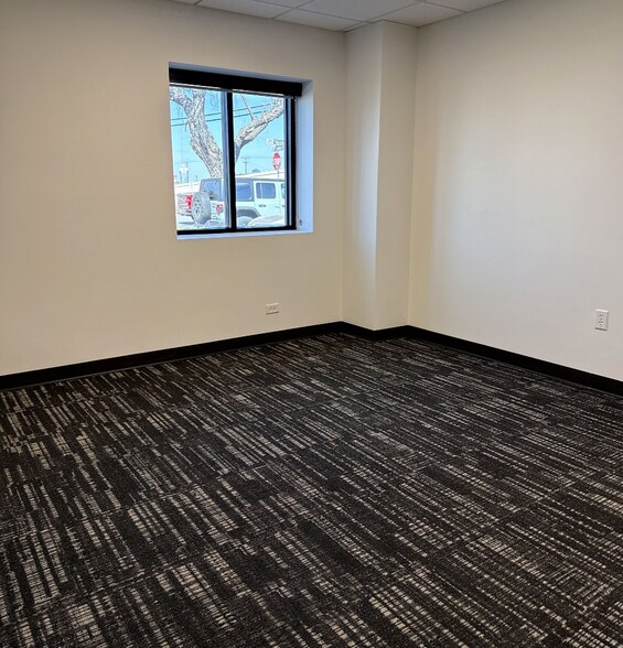 More Photos Of 6228 Bandera Rd, San Antonio Medical For Sale