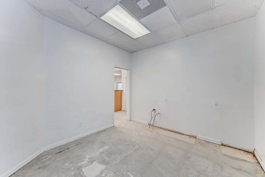 More Photos Of 14721 Pebble Bend Dr, Houston Medical For Lease
