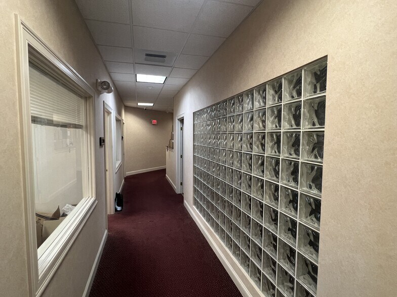 More Photos Of 3 Research Dr, Woodbridge Medical For Lease