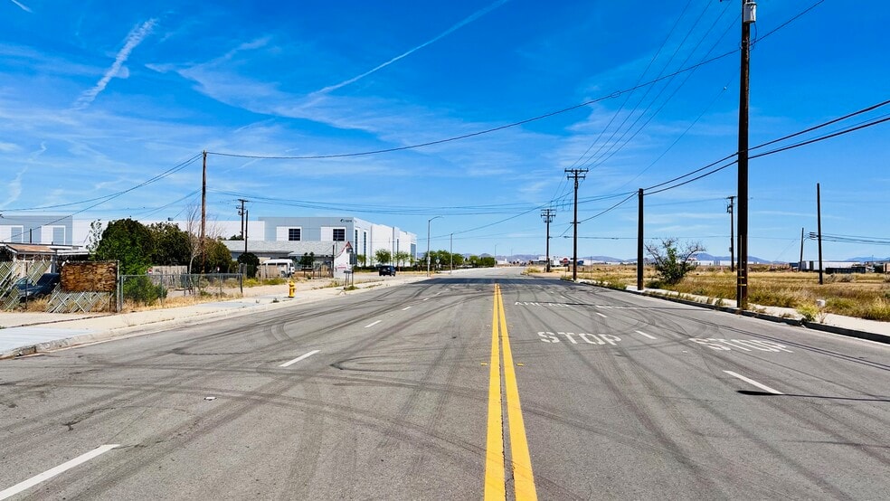 More Photos Of 12036 Bartlett Ave, Adelanto Office Residential For Sale