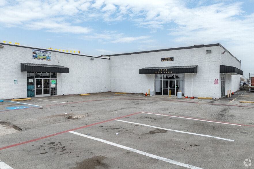 More Photos Of 2918 S Jupiter Rd, Garland Distribution For Lease