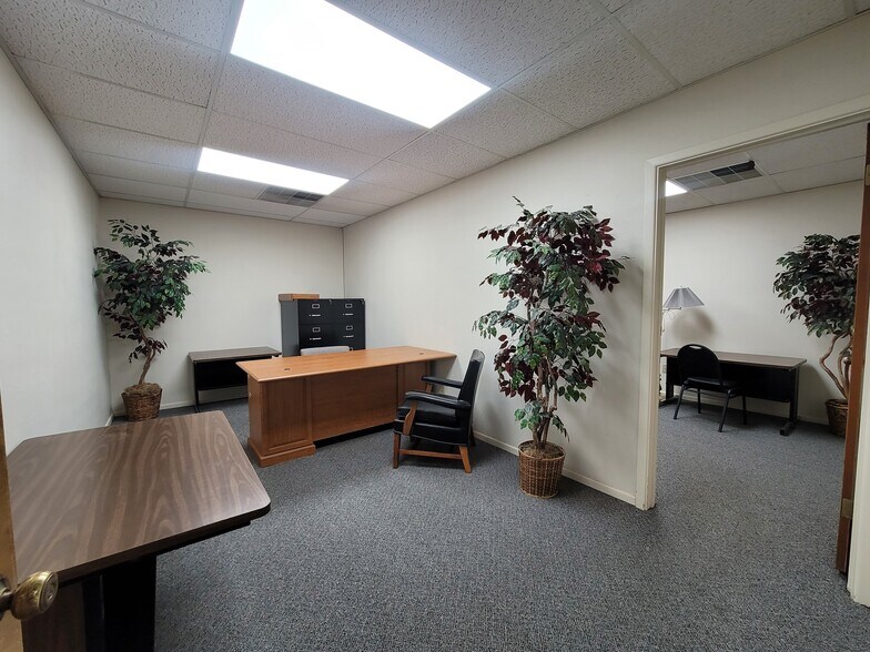 More Photos Of 3311-3313 81st St, Lubbock Medical For Lease
