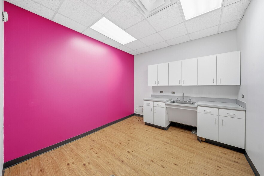 More Photos Of 6059 S Ashland Ave, Chicago Freestanding For Lease