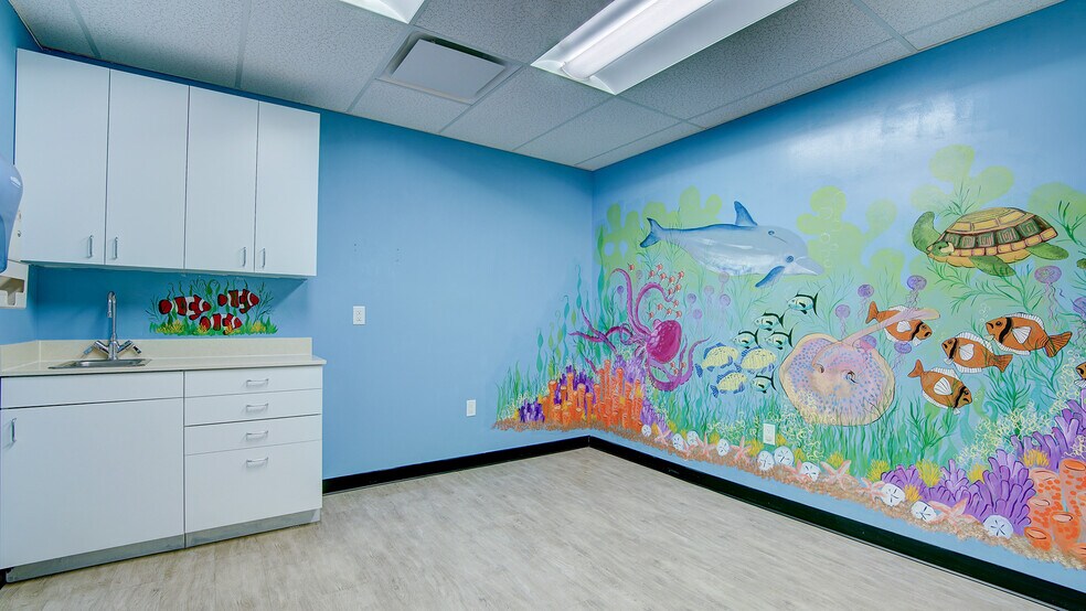 More Photos Of 2 Kings Hwy, Middletown Medical For Lease