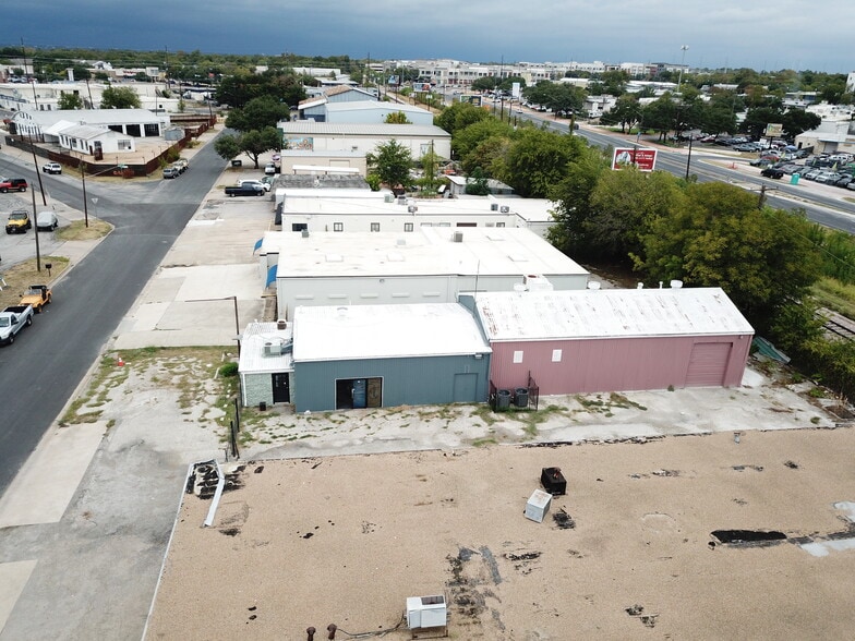 More Photos Of 620 Canion St, Austin Warehouse For Lease