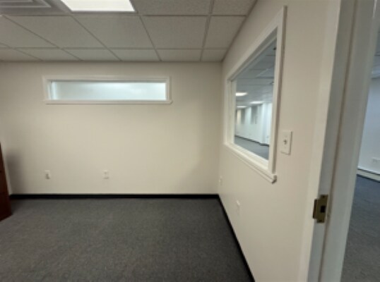 More Photos Of 901 Farmington Ave, West Hartford Medical For Lease