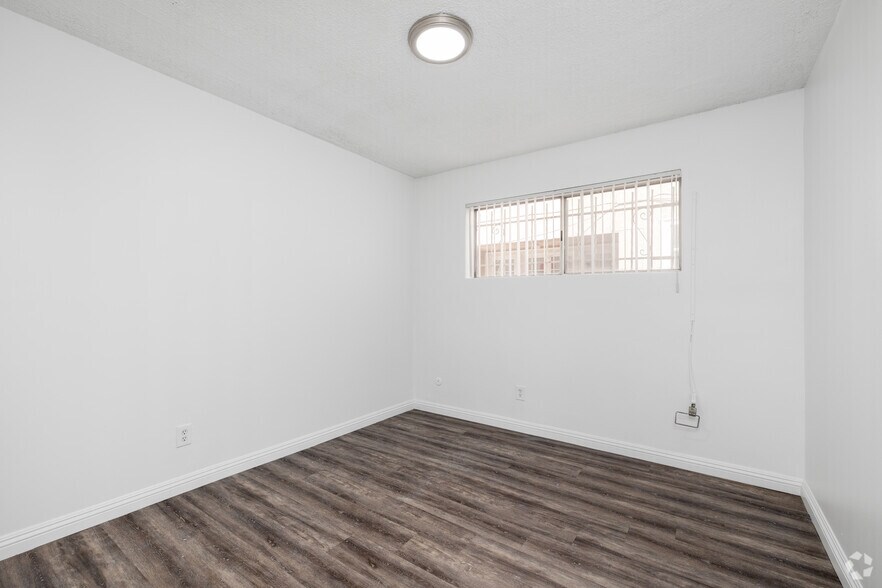 More Photos Of 2700 Ellendale Pl, Los Angeles Apartments For Sale