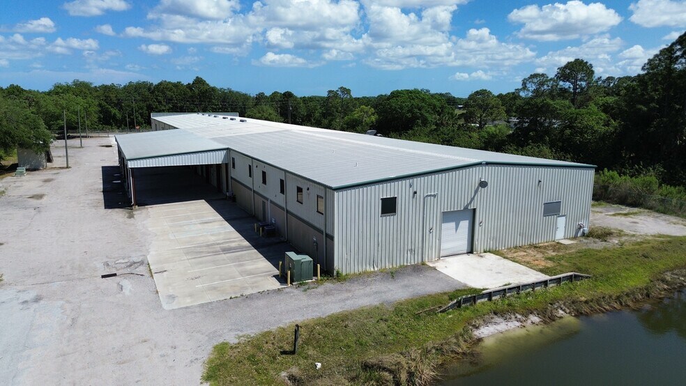 More Photos Of 1060 Cox Rd, Cocoa Warehouse For Lease
