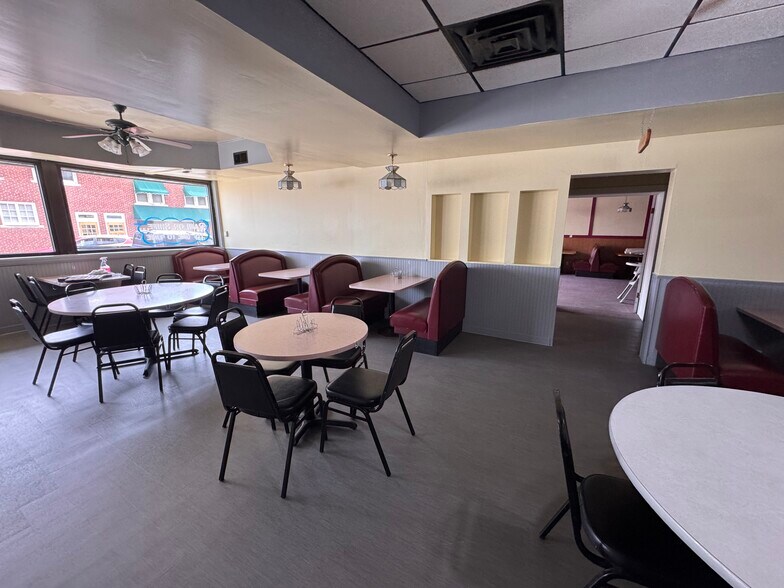 More Photos Of 118 S Lafayette St, Macomb Storefront Retail Residential For Sale