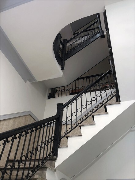 More Photos Of 1303 Main St, Newberry Office Residential For Sale