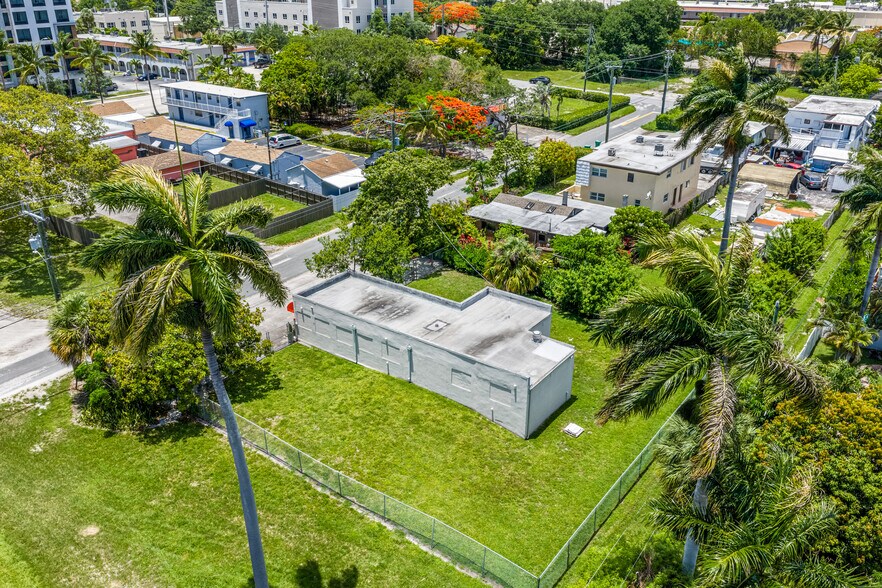 More Photos Of 126 NE 1st Ave, Dania Beach Office For Sale