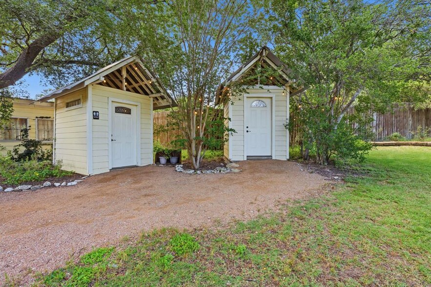 More Photos Of 1770 Elder Hill rd, Driftwood Specialty For Sale