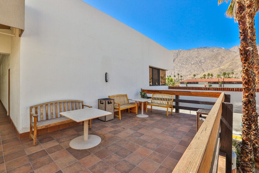 More Photos Of 901 E Tahquitz Canyon Way, Palm Springs Office For Lease