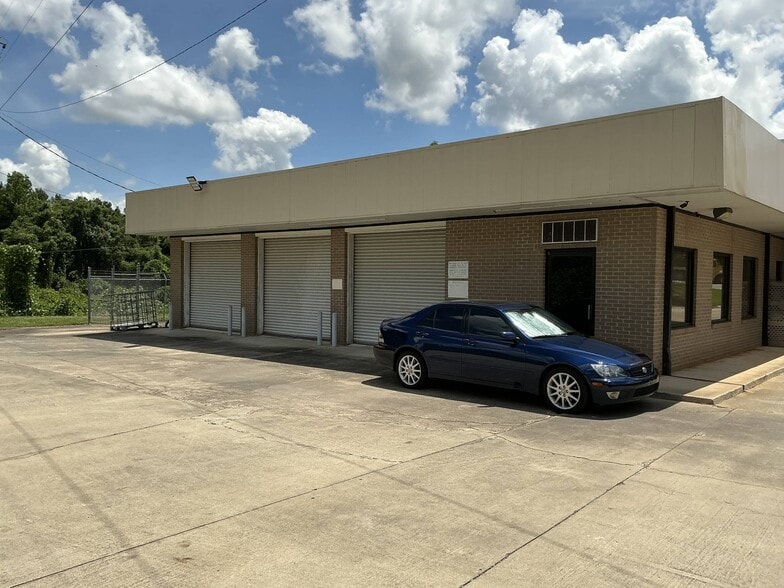 More Photos Of 2400 W Point Pkwy, Opelika Convenience Store For Sale