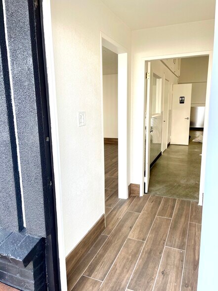 More Photos Of 2560-2590 Lafayette St, Santa Clara Warehouse For Lease