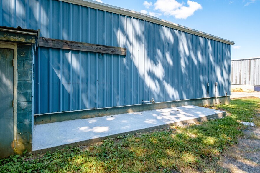 More Photos Of 51 E Side Hwy, Waynesboro Warehouse For Sale