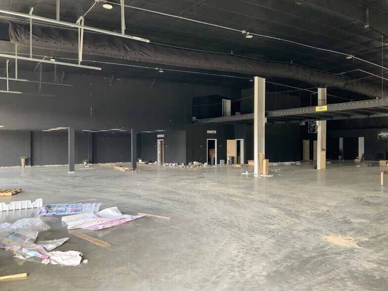 More Photos Of 141 Luther Seiber Blvd, Pioneer Sports And Entertainment For Sale