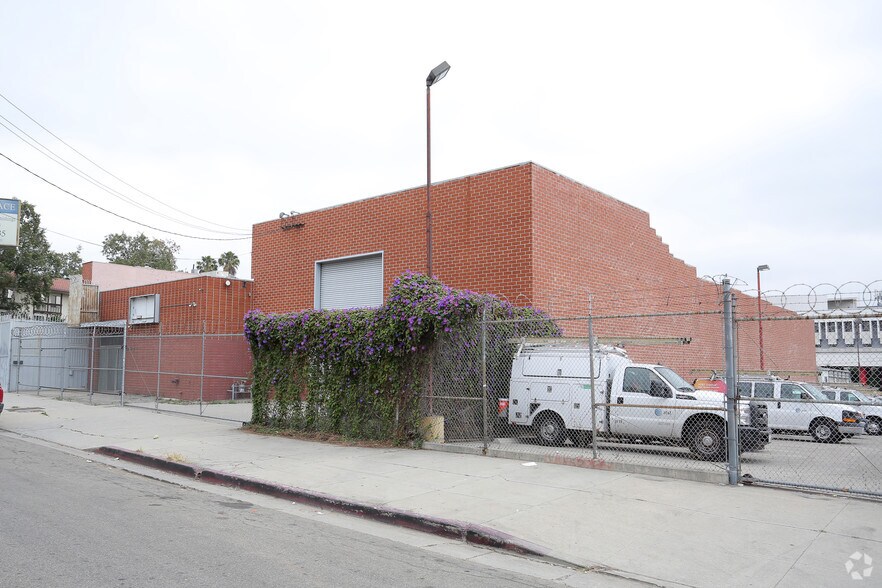 Primary Photo Of 340 N Juanita Ave, Los Angeles Warehouse For Lease