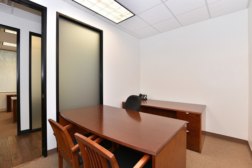 More Photos Of 34975 N North Valley Pky, Phoenix Medical For Lease