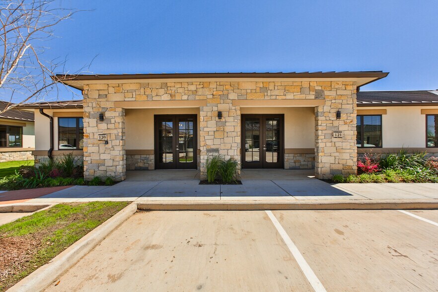 More Photos Of 800 Bonaventure Way, Sugar Land Unknown For Lease