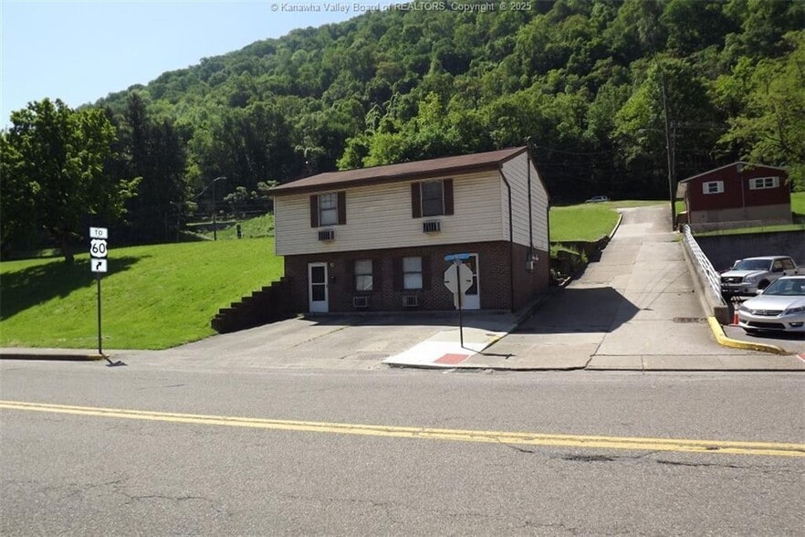 Primary Photo Of 106 S Lee St, Montgomery Apartments For Sale