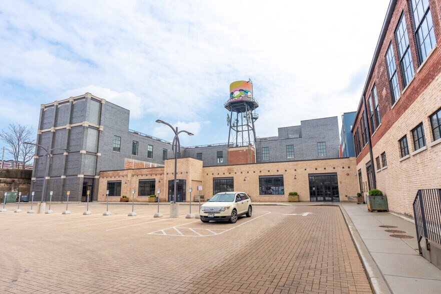 More Photos Of 401 N Morgan St, Chicago Loft Creative Space For Lease