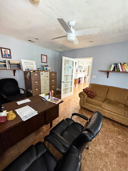 More Photos Of 11628-11630 Victory Blvd, North Hollywood Freestanding For Sale