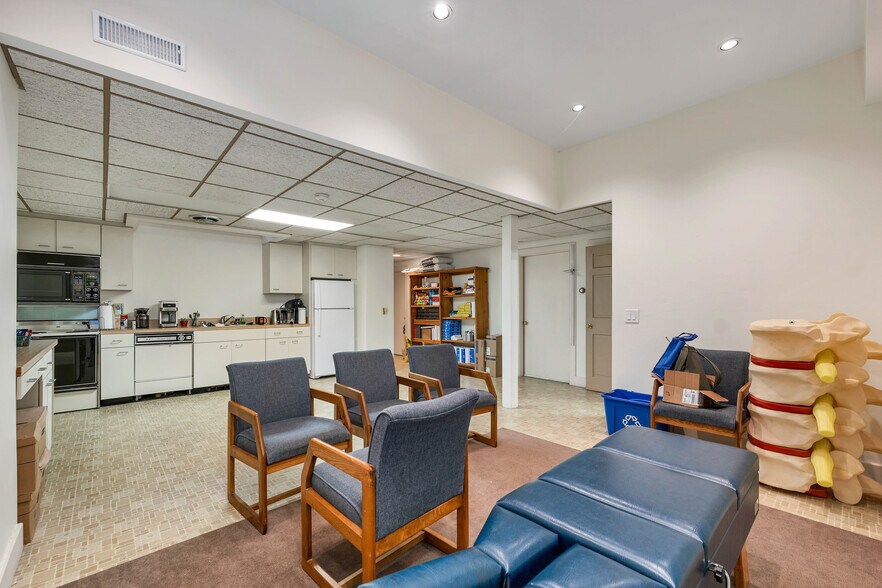 More Photos Of 68 Lyme Rd, Hanover Office Residential For Sale