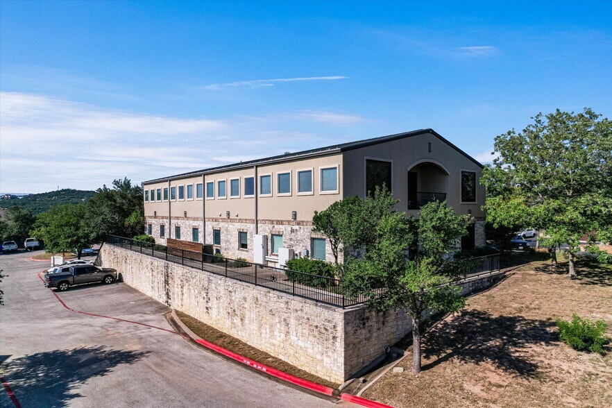 More Photos Of 7 Lakeway Centre Ct N, Lakeway Office For Lease