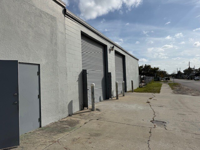 More Photos Of 3852 L B Mcleod Rd, Orlando Warehouse For Lease
