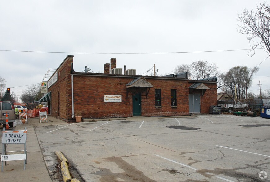 More Photos Of 3001 E 14th St, Des Moines Freestanding For Lease