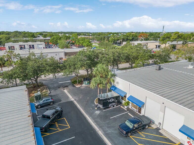 More Photos Of 4110 Enterprise Ave, Naples Unknown For Lease