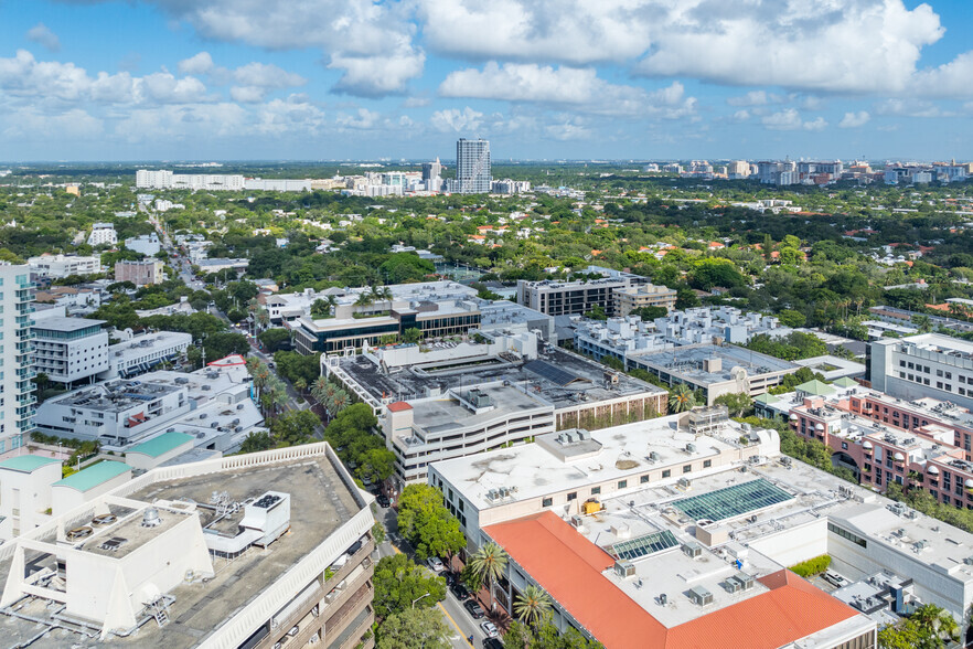 More Photos Of 3059 Grand Ave, Coconut Grove Storefront For Lease