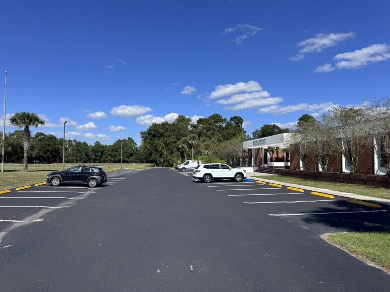 More Photos Of 1951 S Orange Blossom Trl, Apopka Office For Sale