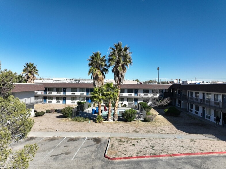 More Photos Of 11049 W Gateway Blvd, El Paso Hotel For Sale