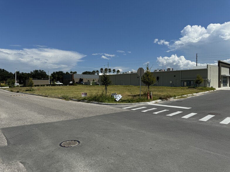 Primary Photo Of 6924 Old Big Bend Rd, Gibsonton Medical For Sale