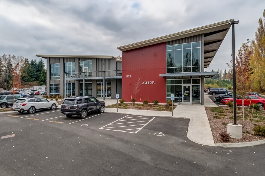 More Photos Of 913 Squalicum Way, Bellingham Distribution For Lease