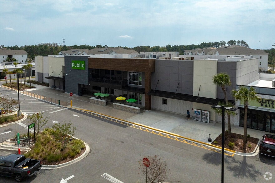 More Photos Of 150-170 Village Commons Dr, Saint Augustine Supermarket For Lease