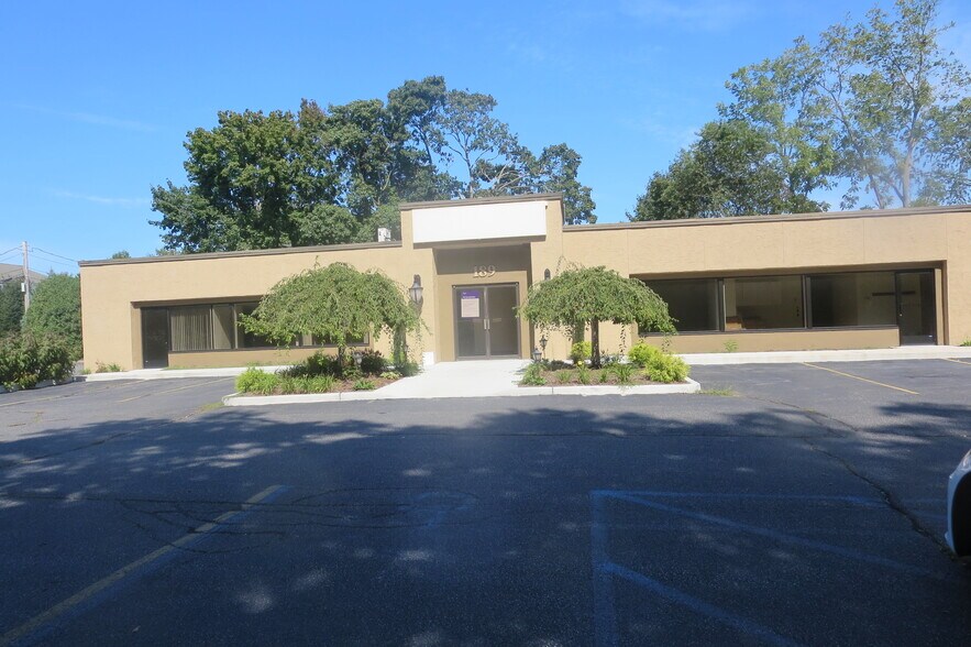 More Photos Of 189 Main Rd, Riverhead Medical For Lease